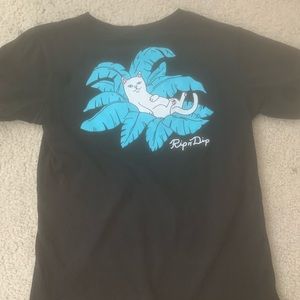 Rip n dip t-shirt.